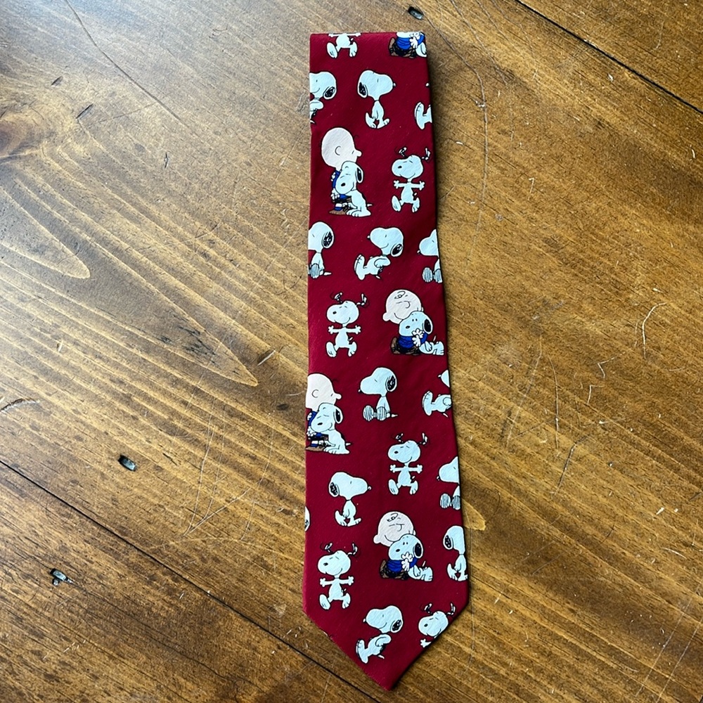 Peanuts Man’s Best Friend 100% Silk Maroon Tie